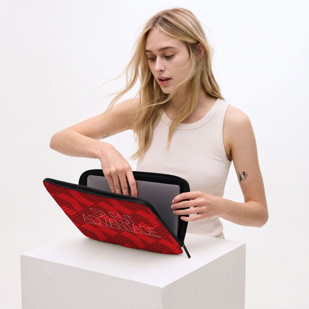 SILENT ADVANTAGE | Protective Laptop Sleeve  | Vol. 2